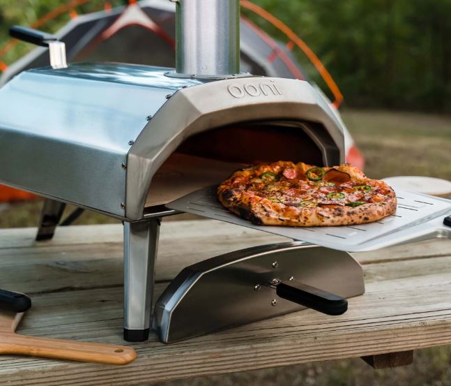 How to make pizza with a pizza oven.