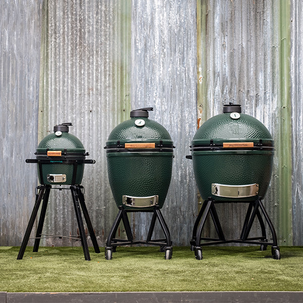 Big Green Egg MiniMax With Foldable Stand